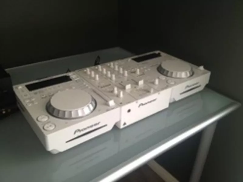 Brand New 2X CDJ-350 + DJM-350 Mixer Limited Edition White