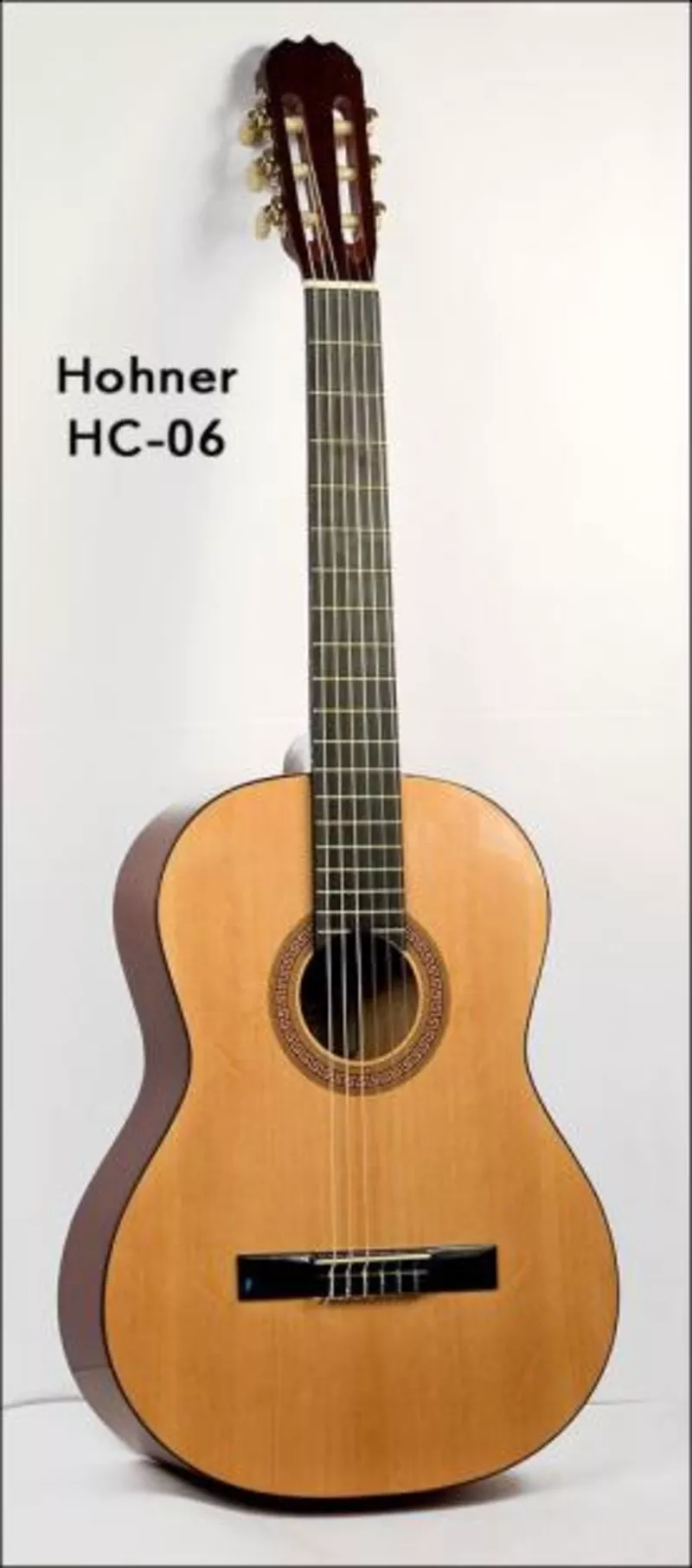   Срочно продам классическую гитару HOHNER HC-06 